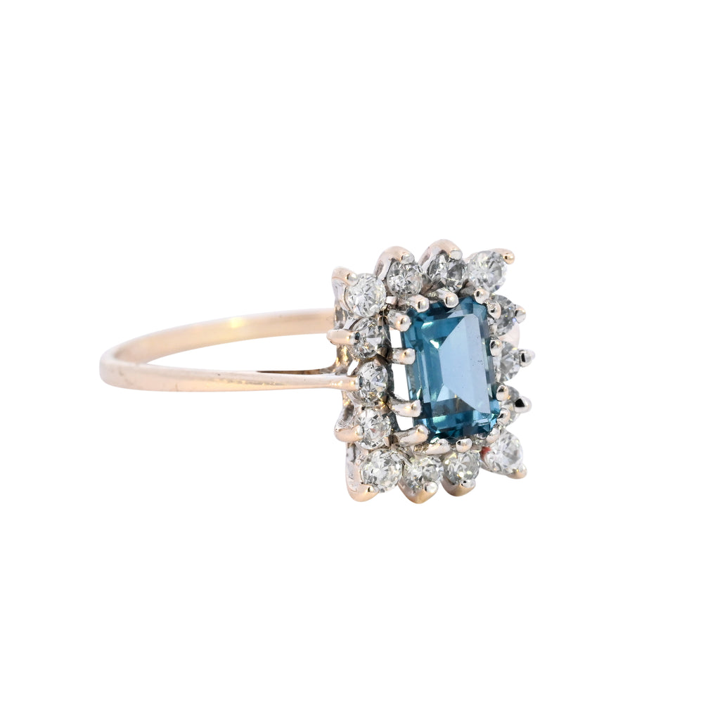 9ct Yellow Gold Blue Topaz & Cubic Zirconia Ring