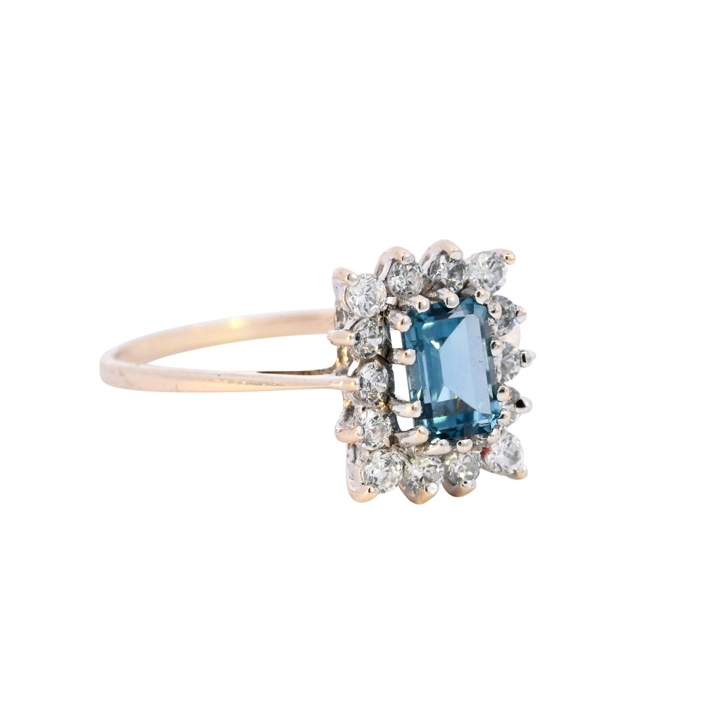 9ct Yellow Gold Blue Topaz & Cubic Zirconia Ring (SH24-118)