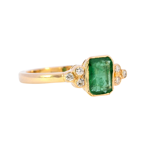18ct Yellow Gold Emerald & Diamond Ring (SH24-535)